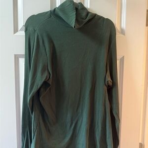 Old Navy Women's Ribbed Turtleneck Sweater in Forest Green